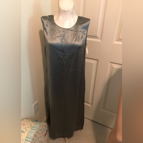 DKNY dress nwt size 12 hospital fashion show item silver 100% silk $325